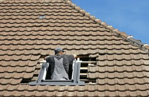 Pose de velux à Petit Auverné